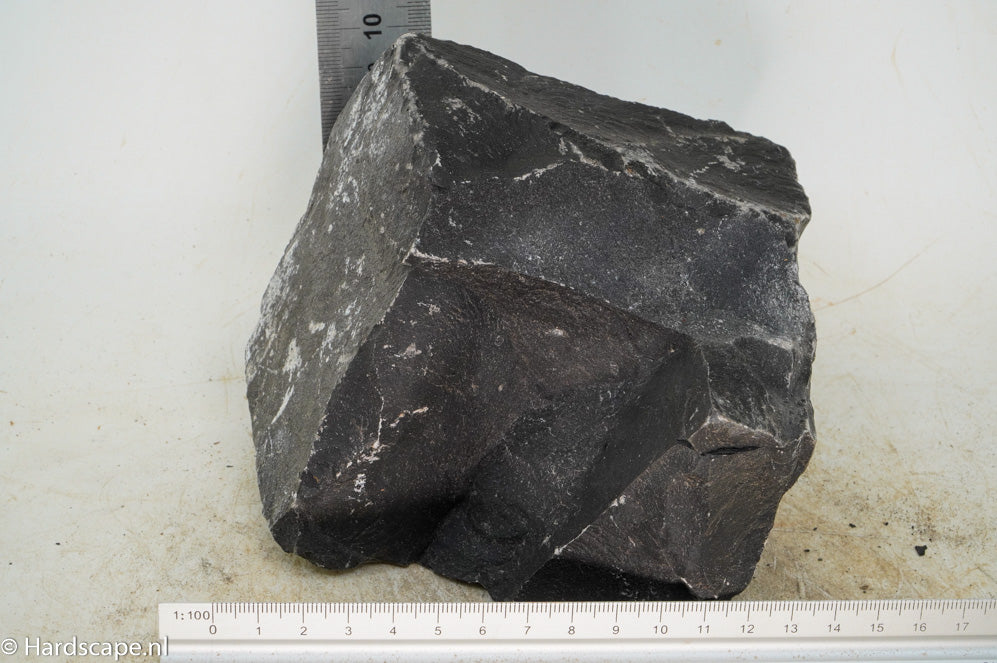 Dark Hill Rock L010 - Hardscape.nl