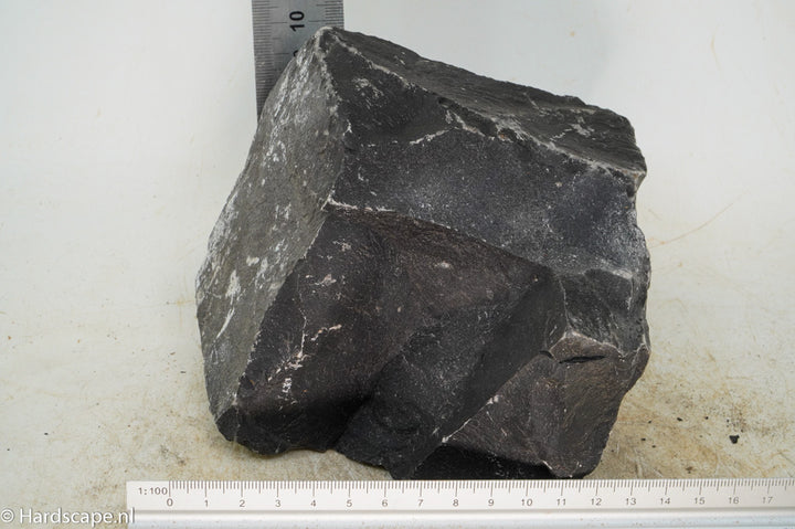 Dark Hill Rock L010 - Hardscape.nl