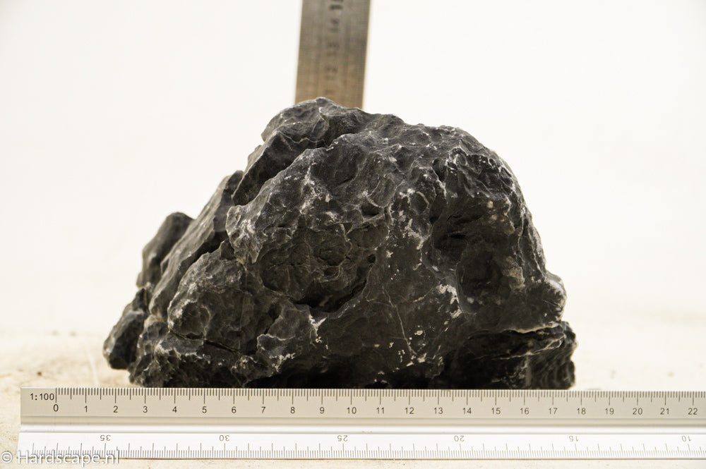 Dark Seiryu Rock L069 - Hardscape.nl