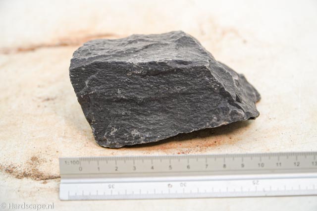 Dark Hill Rock S040 - Hardscape.nl