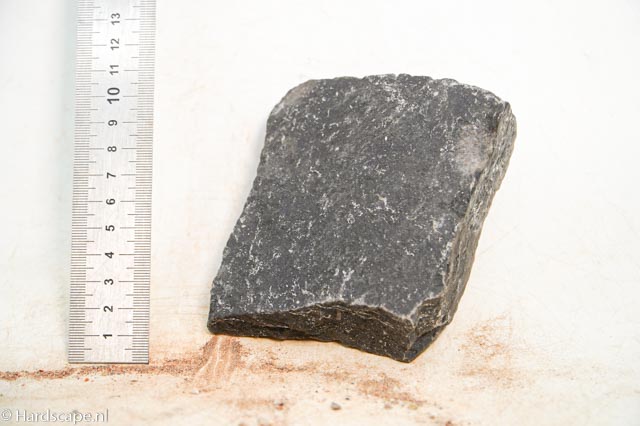 Dark Hill Rock S051 - Hardscape.nl