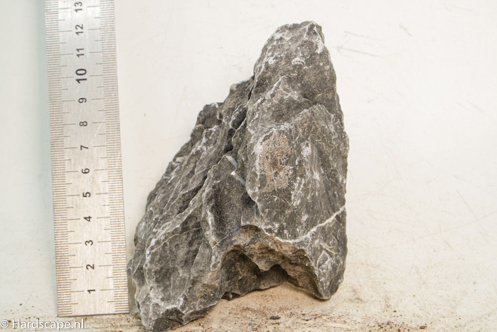 Dark Seiryu Rock S208 - Hardscape.nl