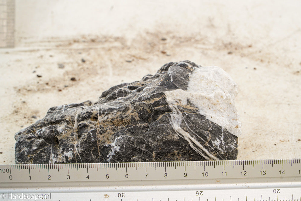 Dark Seiryu Rock S210 - Hardscape.nl
