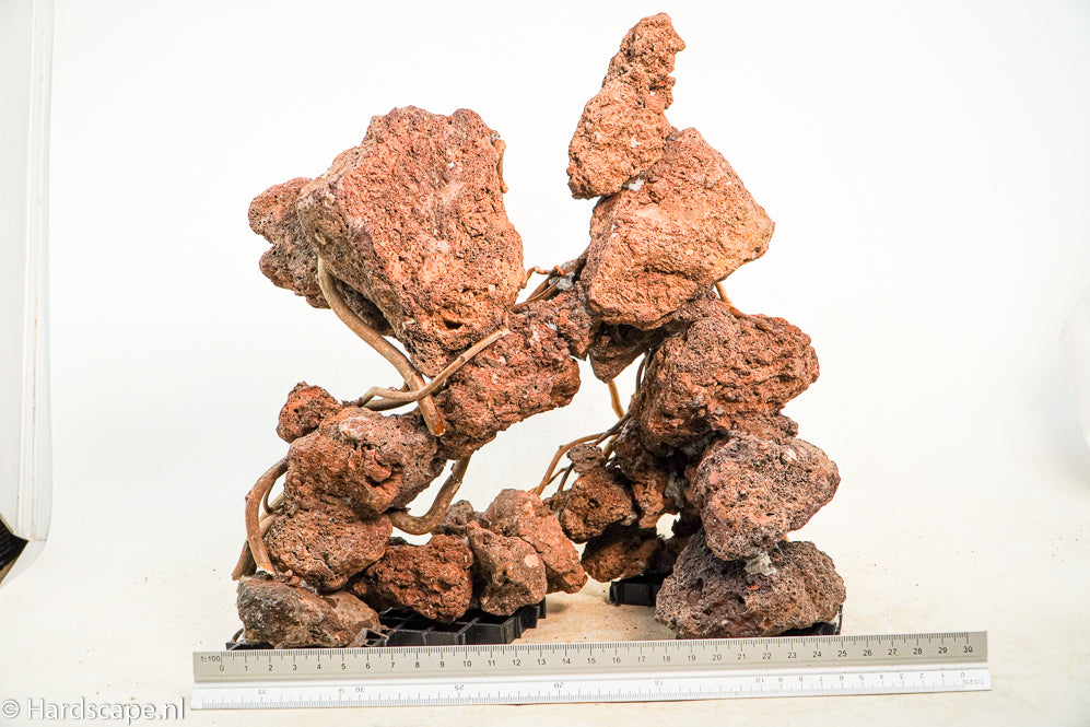 Red Lava scape 1 - Hardscape.nl