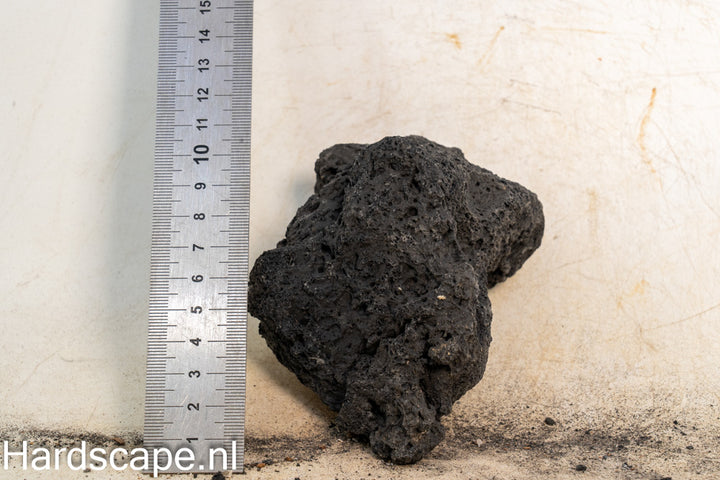 Black Lava Rock S473 - Hardscape.nl