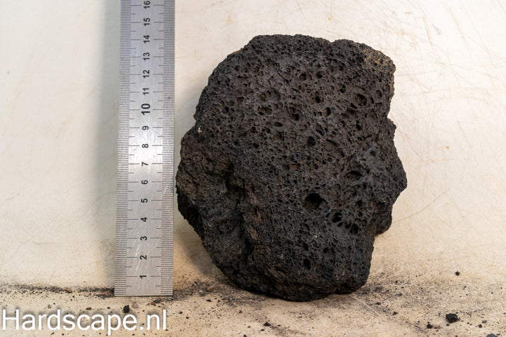 Black Lava Rock S475 - Hardscape.nl