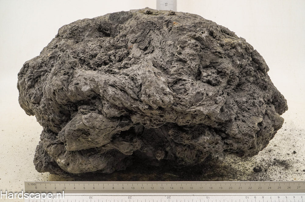 Black Lava Rock XL74 - Hardscape.nl