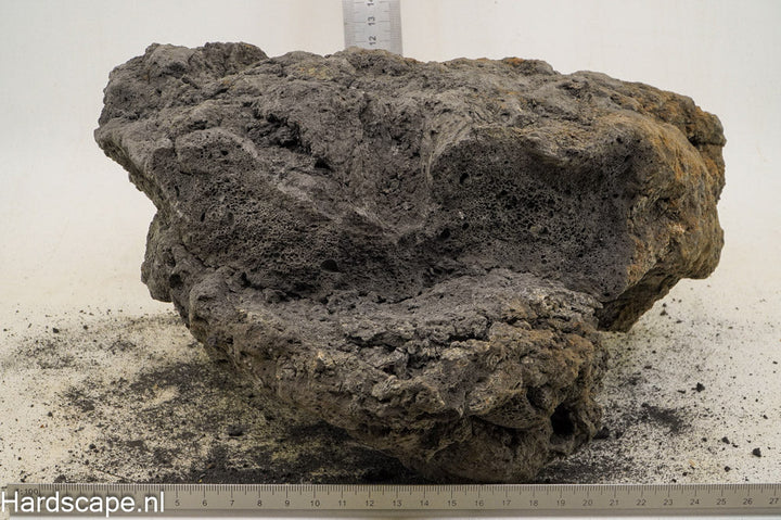 Black Lava Rock XL75 - Hardscape.nl