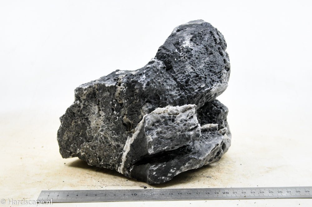 Dark Seiryu Rock XL028 - Hardscape.nl