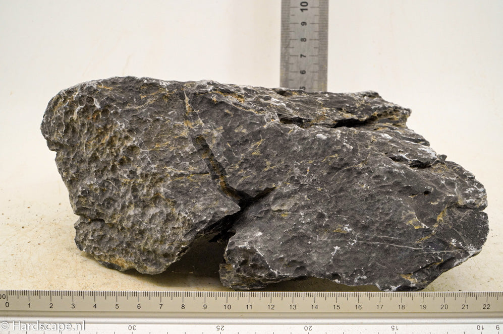 Dark Seiryu Rock XL049 - Hardscape.nl