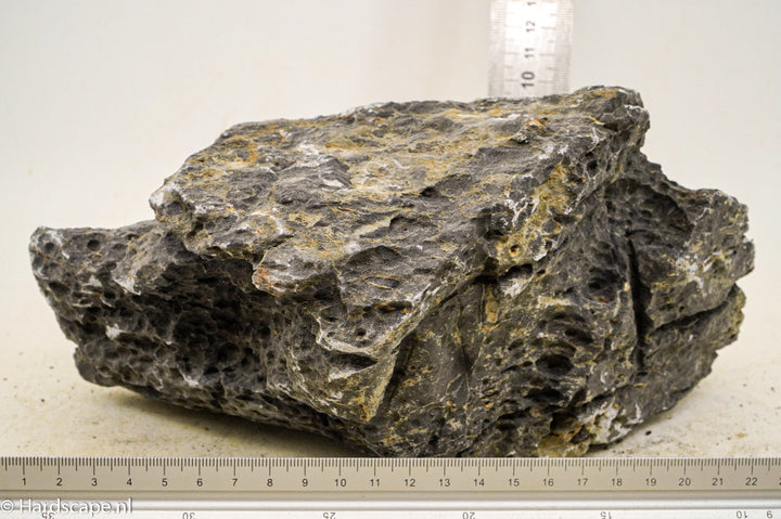 Dark Seiryu Rock XL050 - Hardscape.nl