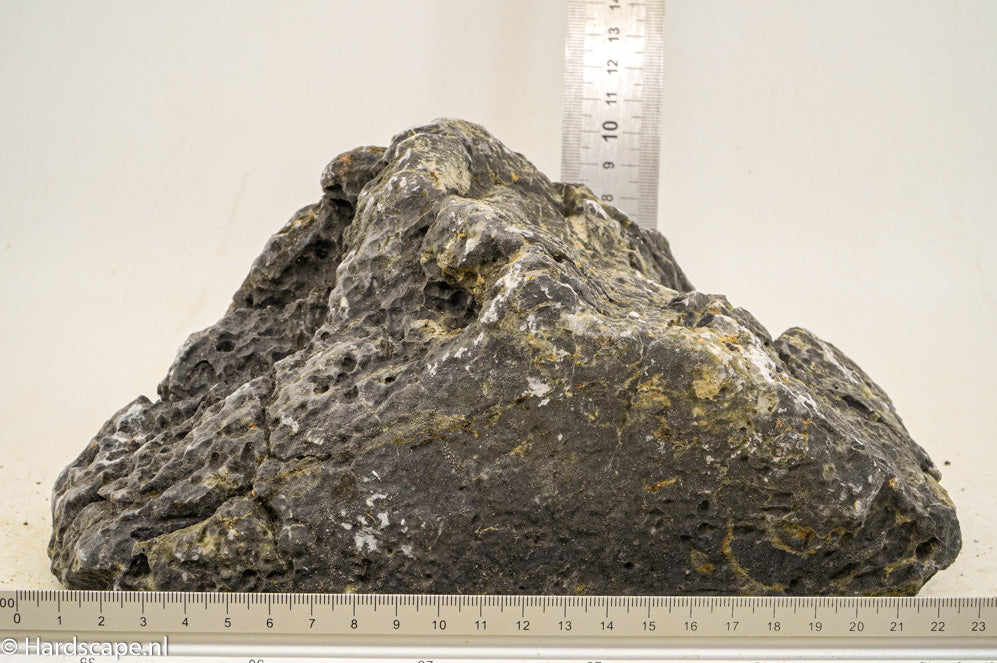 Dark Seiryu Rock XL050 - Hardscape.nl