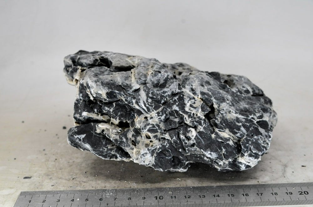 Dark Seiryu Rock L016 - Hardscape.nl