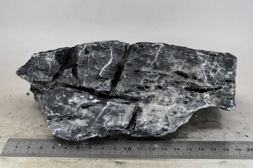 Dark Seiryu Rock L022 - Hardscape.nl