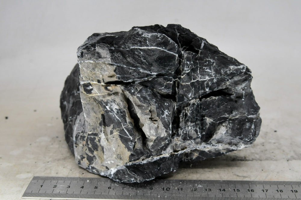 Dark Seiryu Rock L032 - Hardscape.nl