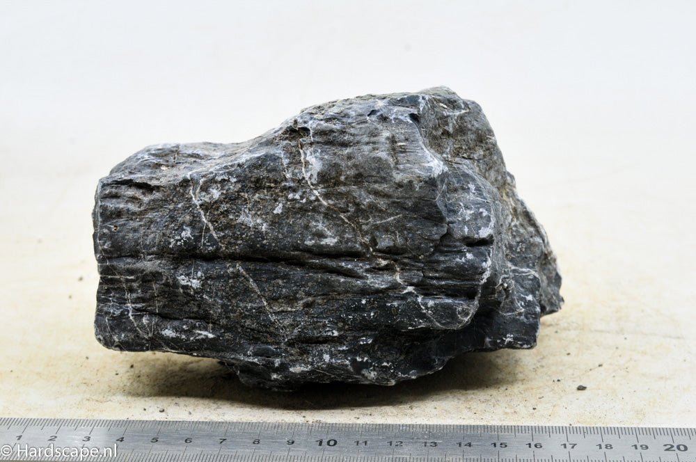 Dark Seiryu Rock L042 - Hardscape.nl