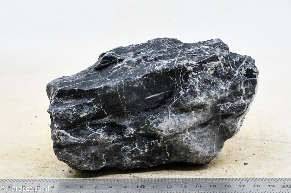 Dark Seiryu Rock L042 - Hardscape.nl