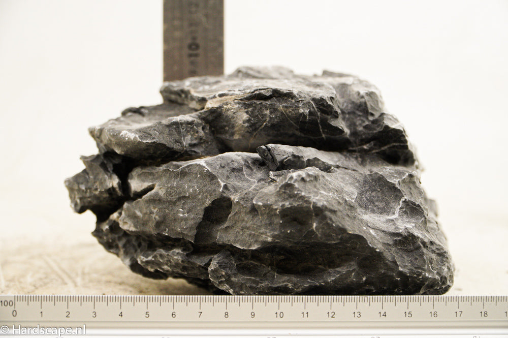 Dark Seiryu Rock L069 - Hardscape.nl