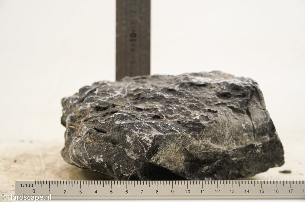 Dark Seiryu Rock L073 - Hardscape.nl
