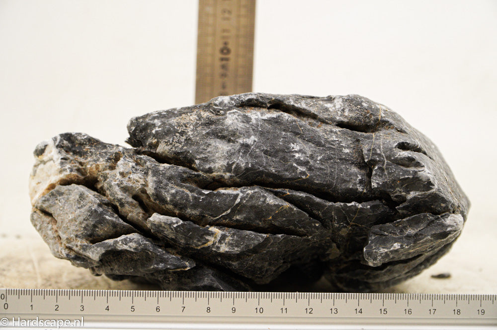 Dark Seiryu Rock L077 - Hardscape.nl