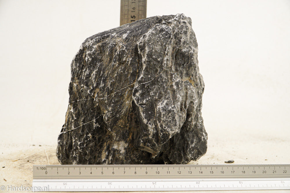Dark Seiryu Rock L078 - Hardscape.nl