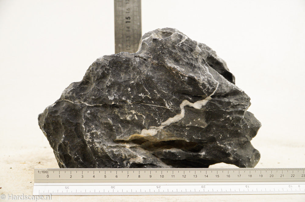 Dark Seiryu Rock L081 - Hardscape.nl