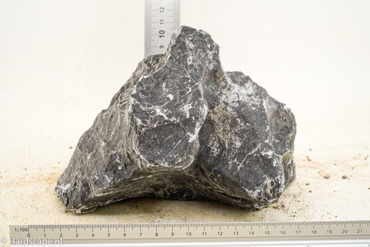 Dark Seiryu Rock L085 - Hardscape.nl