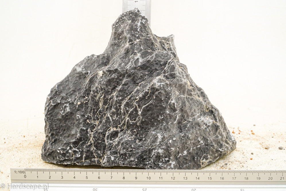 Dark Seiryu Rock L085 - Hardscape.nl