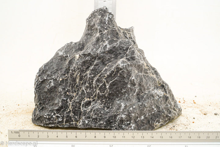Dark Seiryu Rock L085 - Hardscape.nl