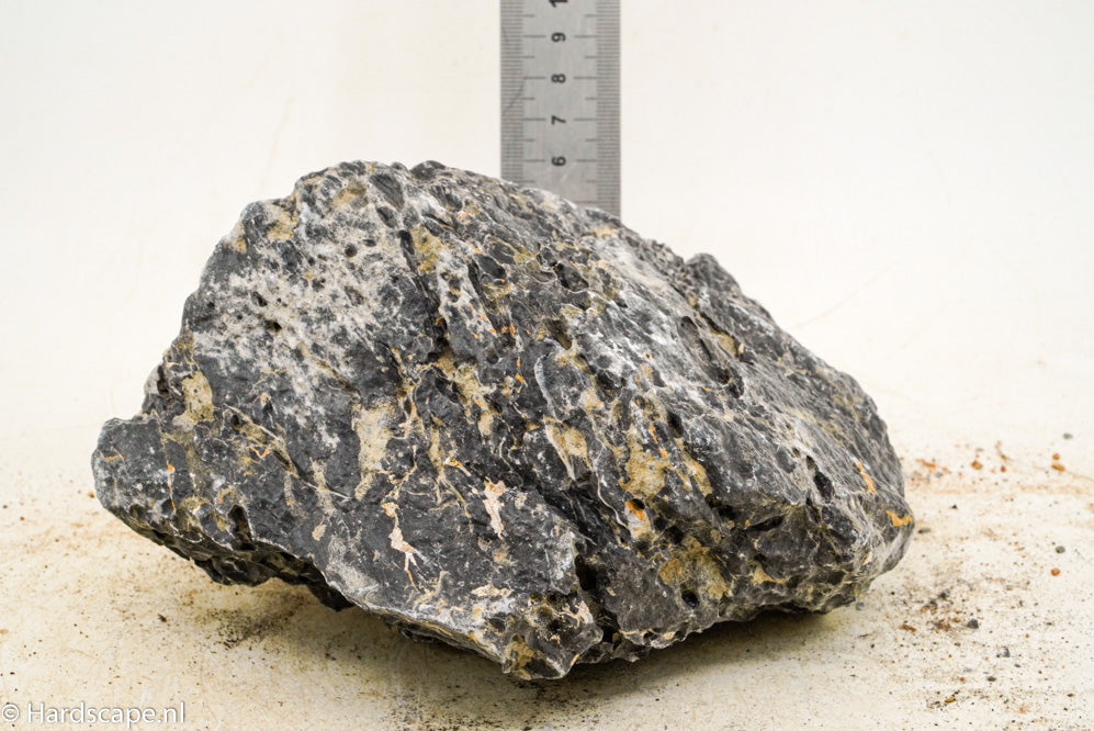 Dark Seiryu Rock L087 - Hardscape.nl