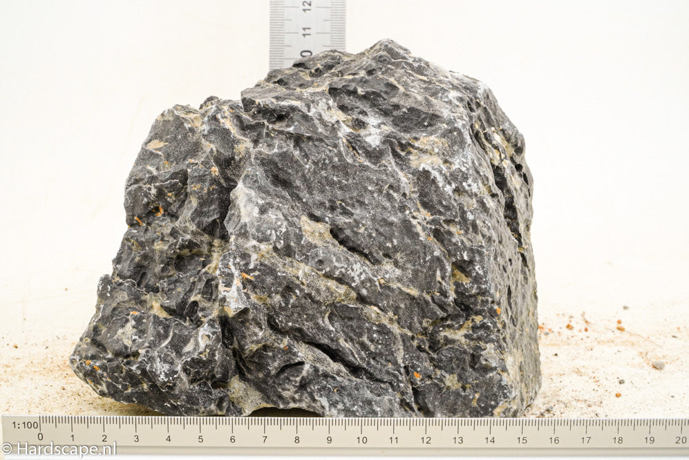 Dark Seiryu Rock L087 - Hardscape.nl