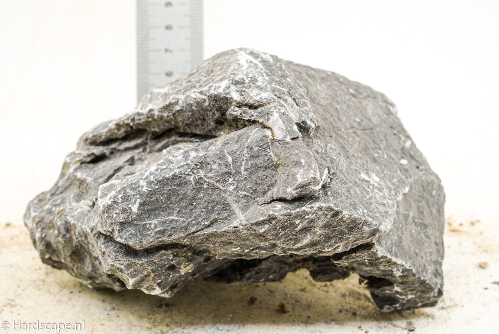 Dark Seiryu Rock L099 - Hardscape.nl