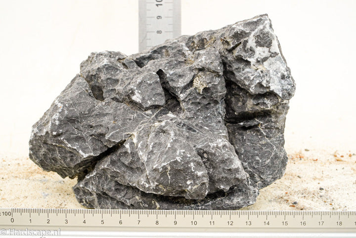Dark Seiryu Rock L099 - Hardscape.nl