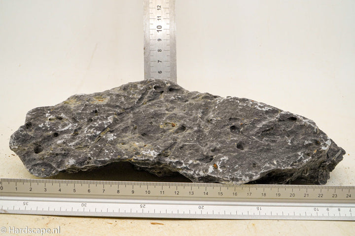 Dark Seiryu Rock L102 - Hardscape.nl