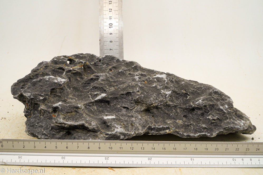 Dark Seiryu Rock L102 - Hardscape.nl