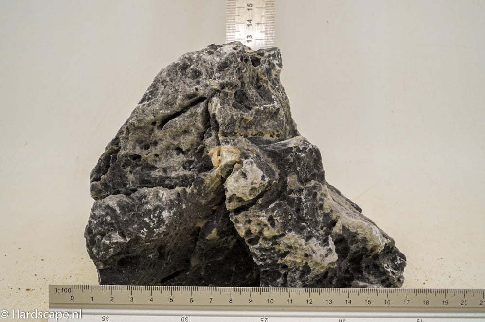Dark Seiryu Rock L105 - Hardscape.nl