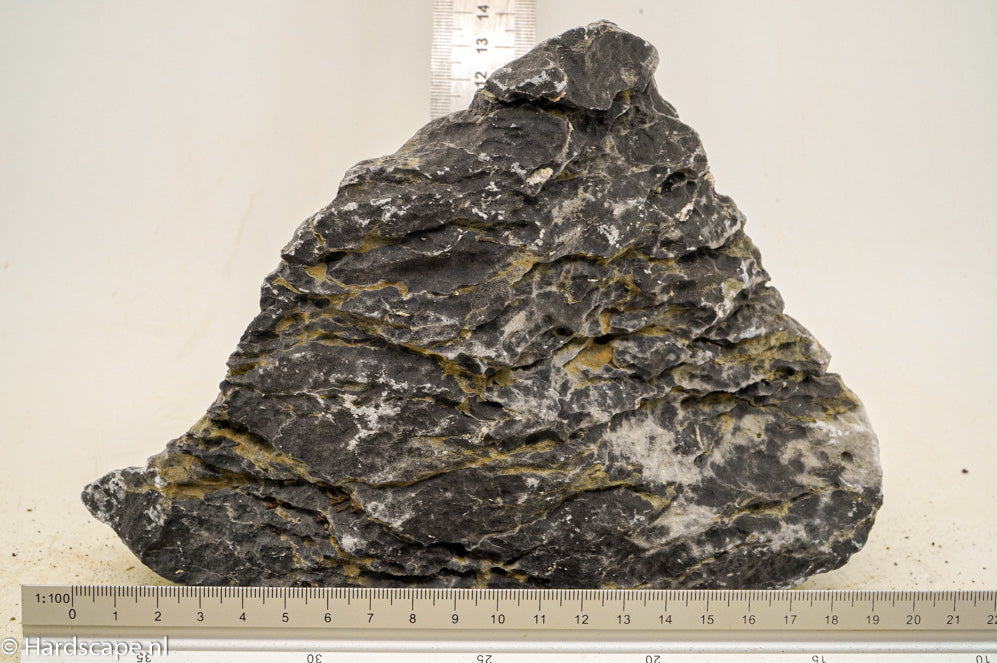 Dark Seiryu Rock L114 - Hardscape.nl