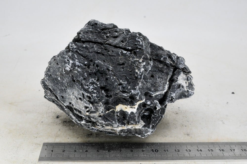 Dark Seiryu Rock M009 - Hardscape.nl
