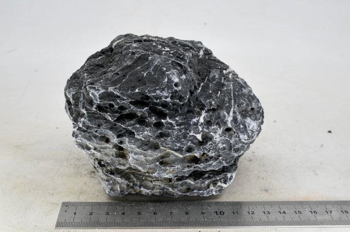 Dark Seiryu Rock M009 - Hardscape.nl