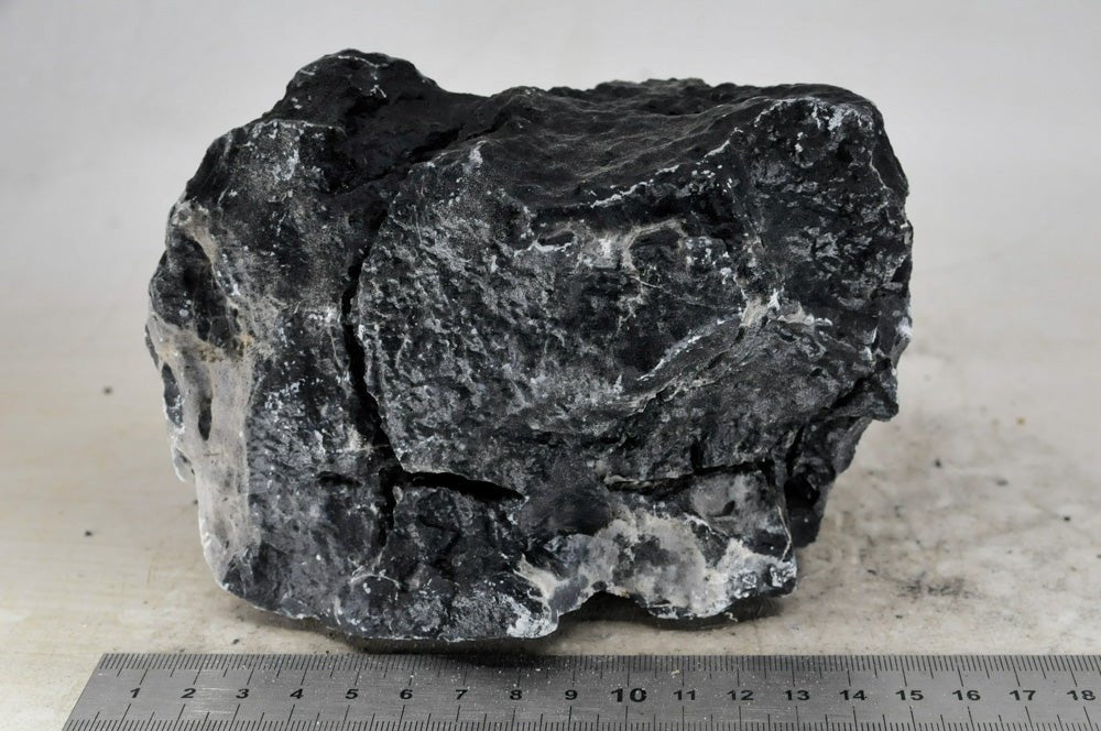 Dark Seiryu Rock M030 - Hardscape.nl