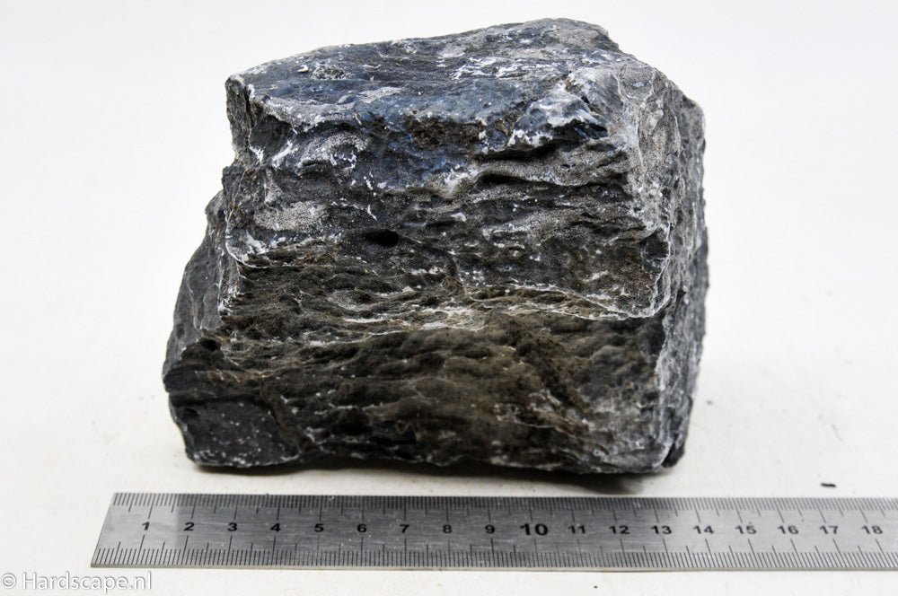 Dark Seiryu Rock M042 - Hardscape.nl