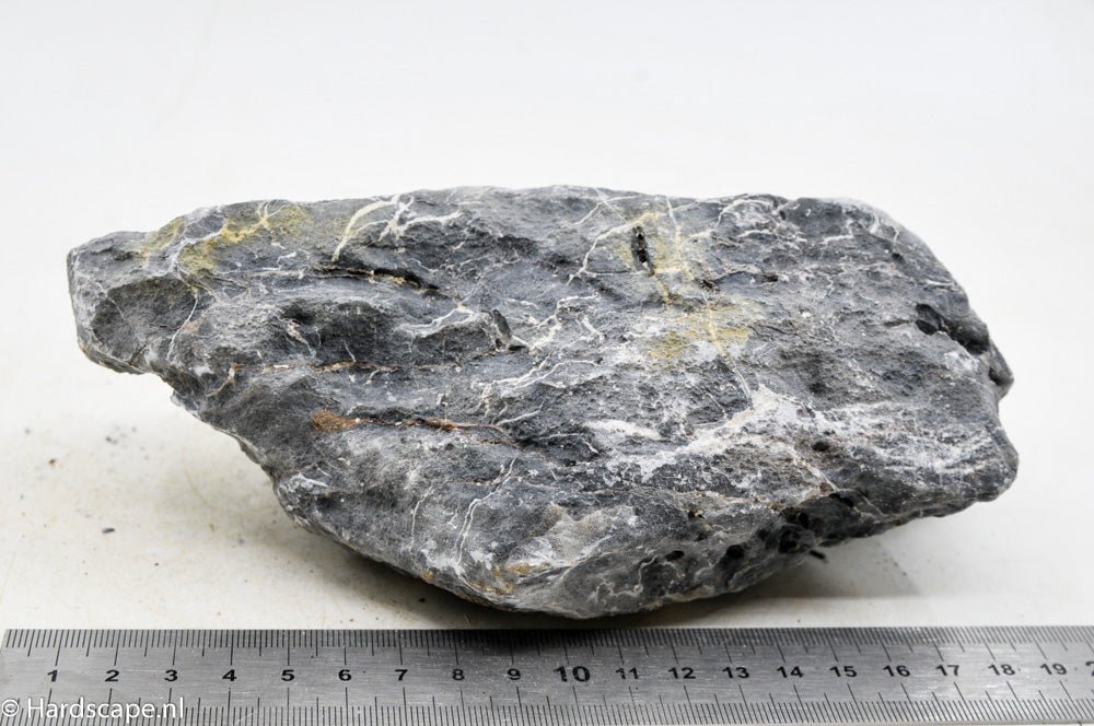 Dark Seiryu Rock M052 - Hardscape.nl