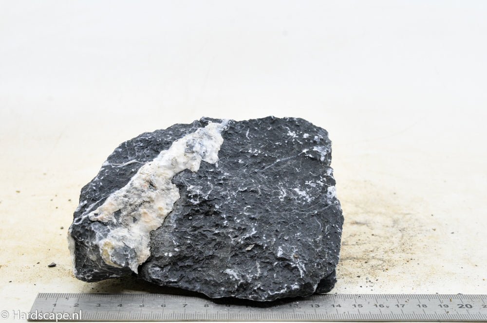 Dark Seiryu Rock M066 - Hardscape.nl
