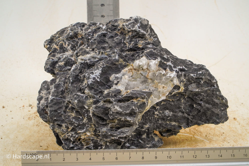 Dark Seiryu Rock M094 - Hardscape.nl