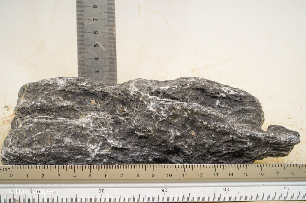 Dark Seiryu Rock M095 - Hardscape.nl