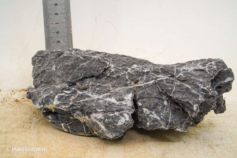 Dark Seiryu Rock M117 - Hardscape.nl