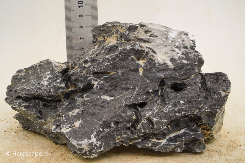 Dark Seiryu Rock M119 - Hardscape.nl