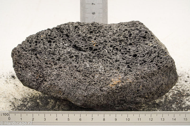 Black Lava Rock S284 - Hardscape.nl