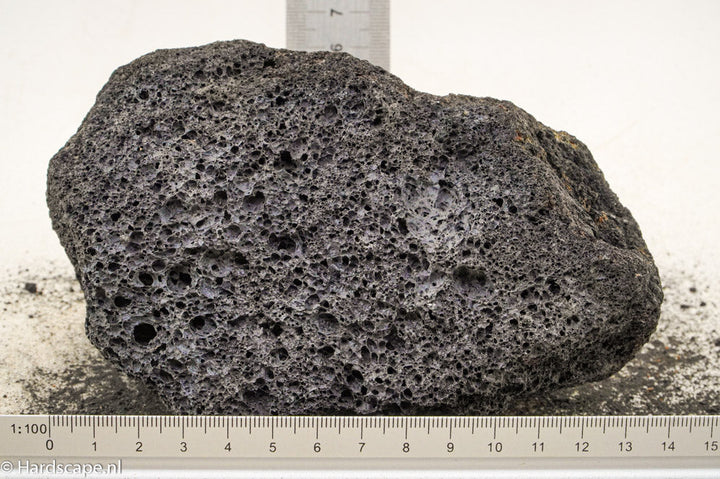 Black Lava Rock S285 - Hardscape.nl