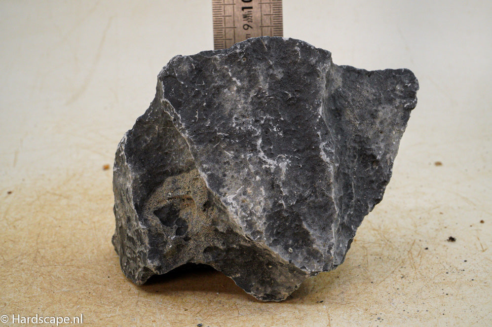 Dark Seiryu Rock S115 - Hardscape.nl